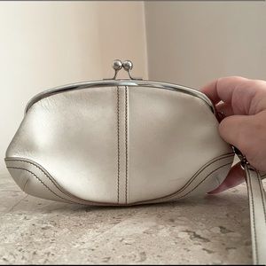 Vintage Retro Ivory Cream Leather Coach Coin Purse or Wristlet